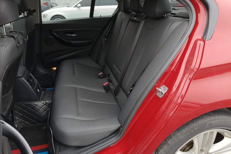 Used BMW 3 Series 2017 318i Fashion Model Left Rear Seat