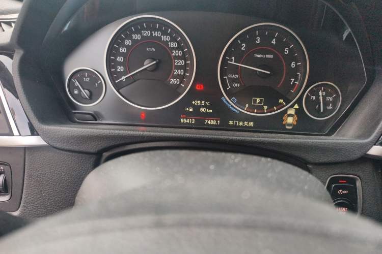 Used BMW 3 Series 2017 320Li M Sport Edition Odometer Close Up