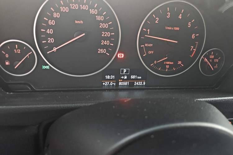 Used BMW 3 Series 2017 320Li Fashion Model Odometer Close Up