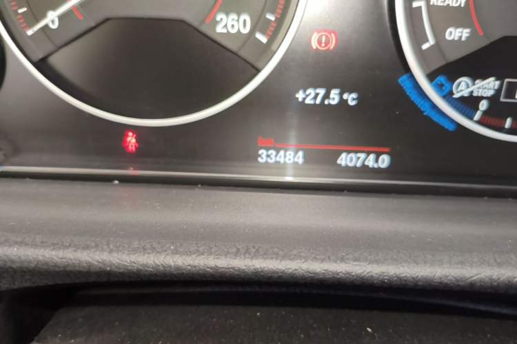 Used BMW 3 Series 2017 320Li M Sport Edition Odometer Close Up