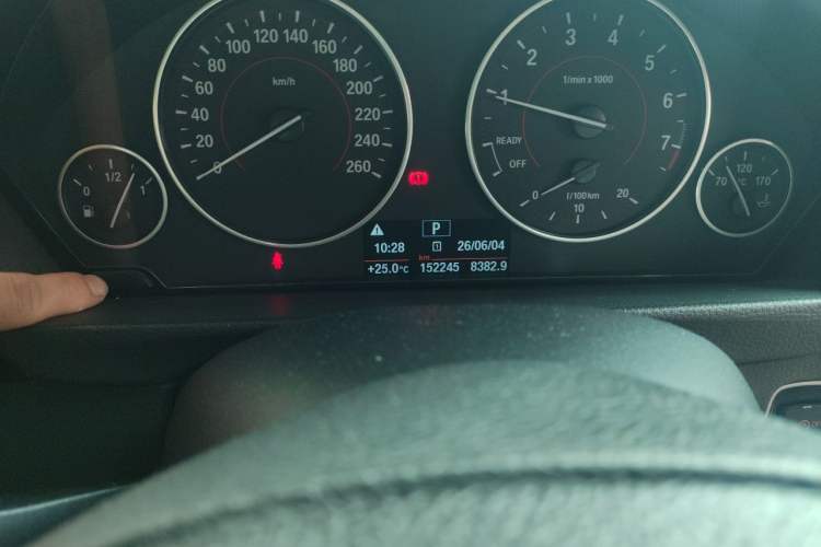 Used BMW 3 Series 2017 320i M Sport Odometer Close Up