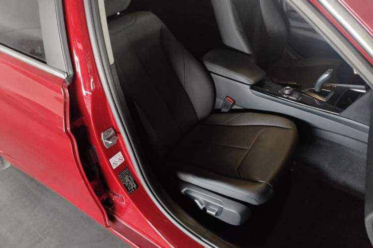 Used BMW 3 Series 2017 320Li Fashion Model Right Front Seat