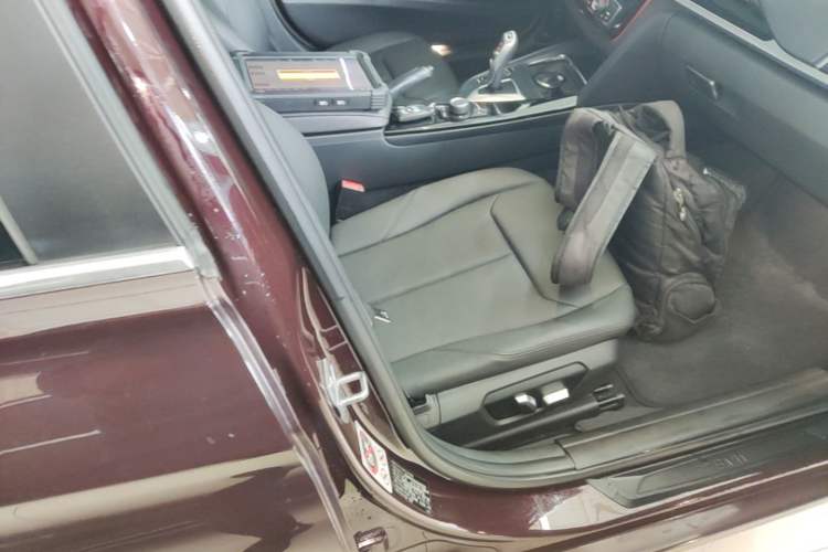 Used BMW 3 Series 2017 320Li Fashion Model Right Front Seat
