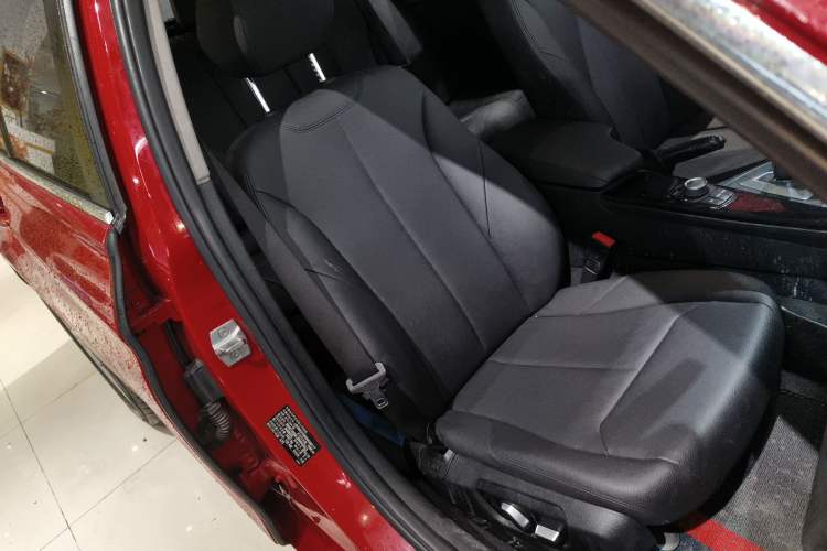 Used BMW 3 Series 2017 320Li Fashion Model Right Front Seat