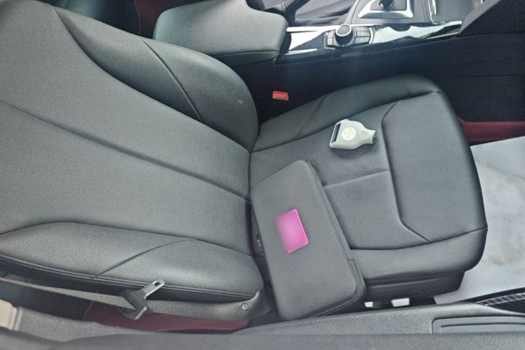 Used BMW 3 Series 2017 320Li Fashion Model Right Front Seat