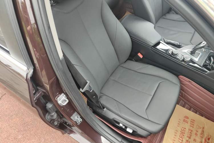 Used BMW 3 Series 2017 320Li Fashion Model Right Front Seat
