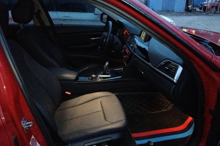 Used BMW 3 Series 2017 318i Fashion Model Right Front Seat