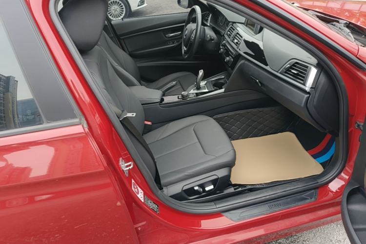 Used BMW 3 Series 2017 318i Fashion Model Right Front Seat