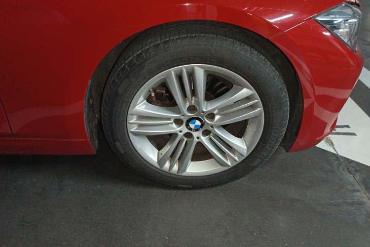 Used BMW 3 Series 2017 320Li Fashion Model Right Front Wheel Hub