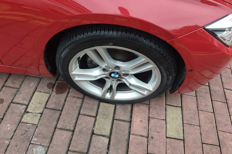 Used BMW 3 Series 2017 320i M Sport Right Front Wheel Hub