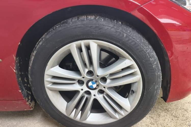 Used BMW 3 Series 2017 320Li Fashion Model Right Front Wheel Hub