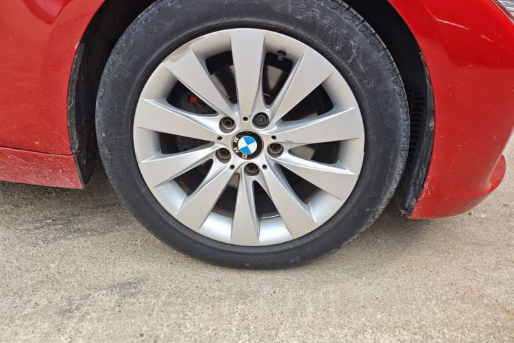 Used BMW 3 Series 2017 318Li Fashion Model Right Front Wheel Hub