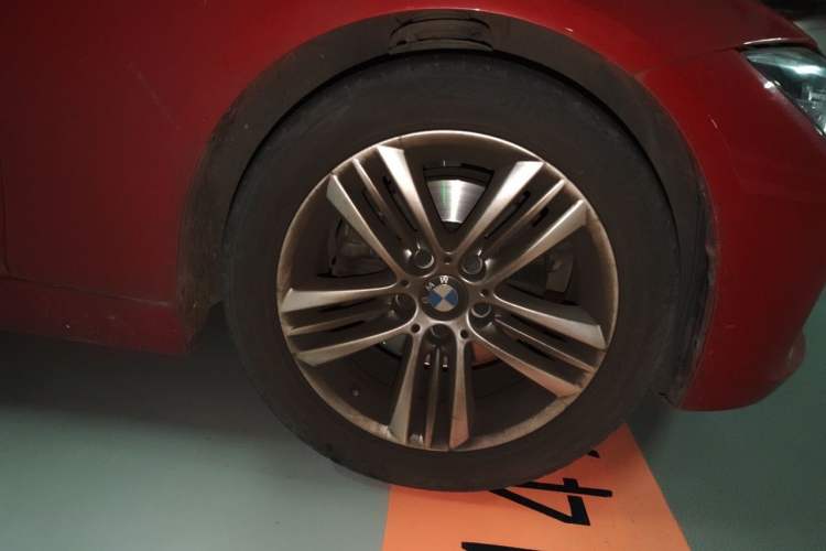 Used BMW 3 Series 2017 320Li Fashion Model Right Front Wheel Hub