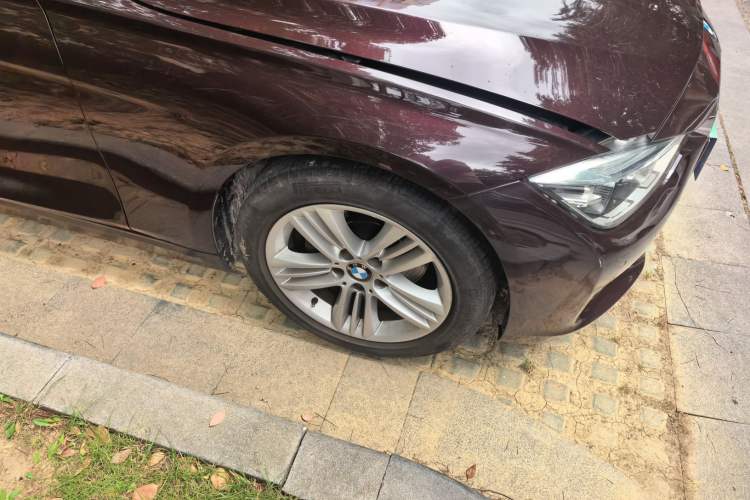 Used BMW 3 Series 2017 320Li Fashion Model Right Front Wheel Hub