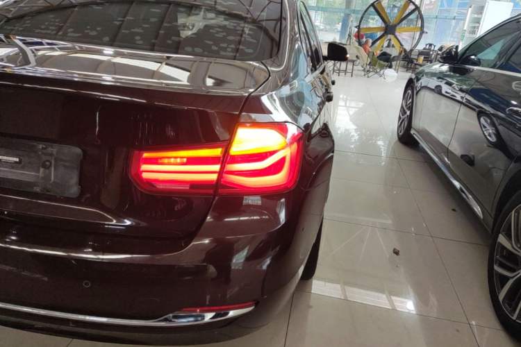 Used BMW 3 Series 2017 320Li Fashion Model Right Rear Taillight