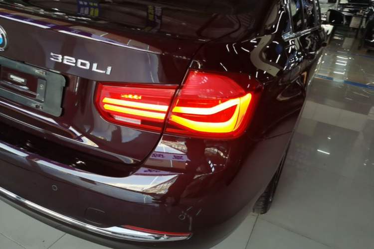 Used BMW 3 Series 2017 320Li Fashion Model Right Rear Taillight