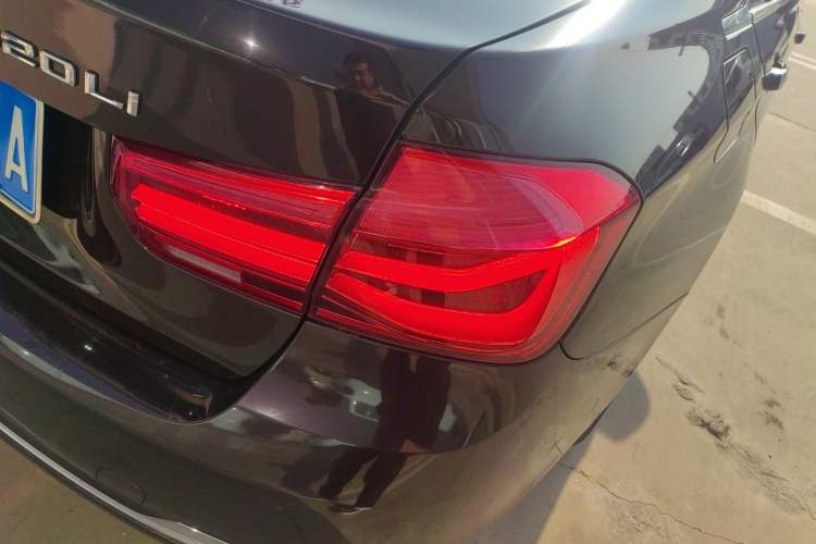 Used BMW 3 Series 2017 320Li Fashion Model Right Rear Taillight
