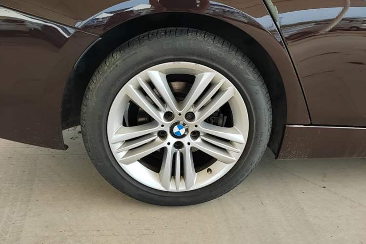 Used BMW 3 Series 2017 320Li Fashion Model Right Rear Wheel Hub