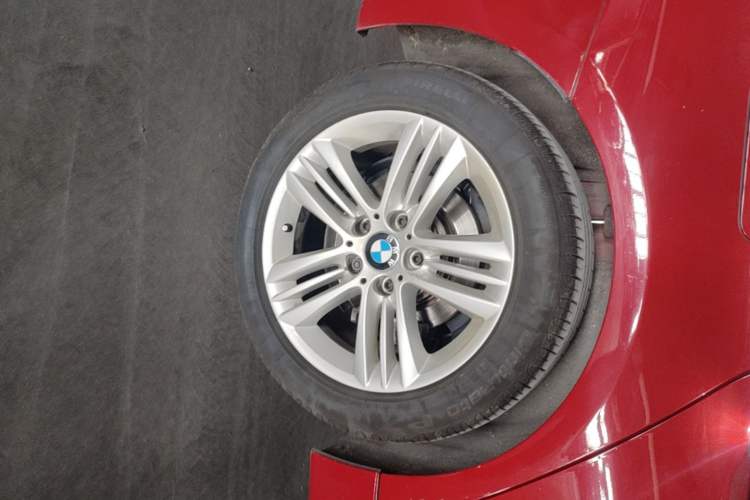 Used BMW 3 Series 2017 320Li Fashion Model Right Rear Wheel Hub