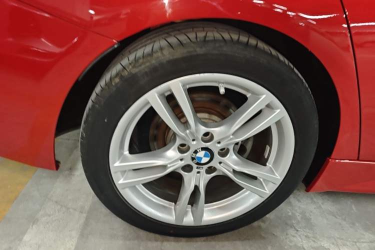 Used BMW 3 Series 2017 320Li M Sport Edition Right Rear Wheel Hub