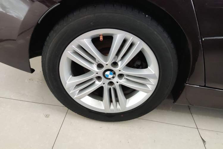 Used BMW 3 Series 2017 320Li Fashion Model Right Rear Wheel Hub