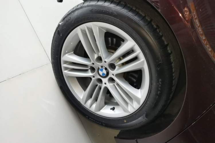 Used BMW 3 Series 2017 320Li Fashion Model Right Rear Wheel Hub