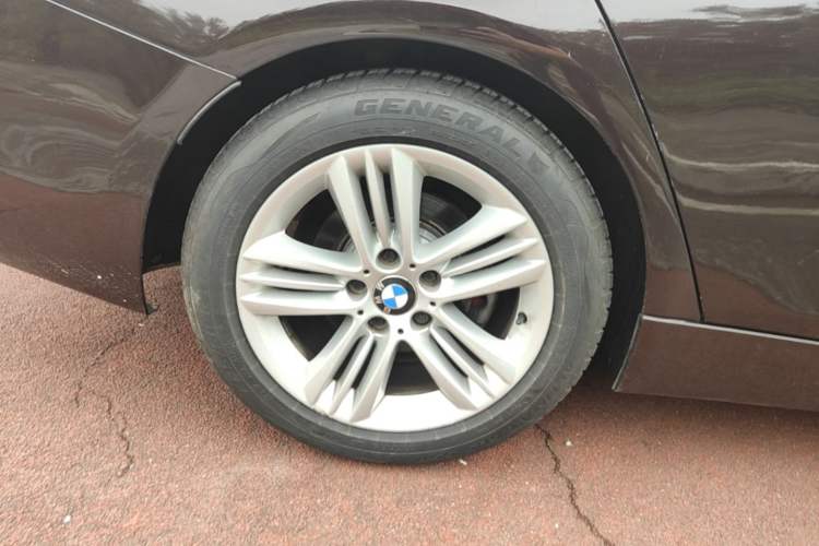 Used BMW 3 Series 2017 320Li Fashion Model Right Rear Wheel Hub