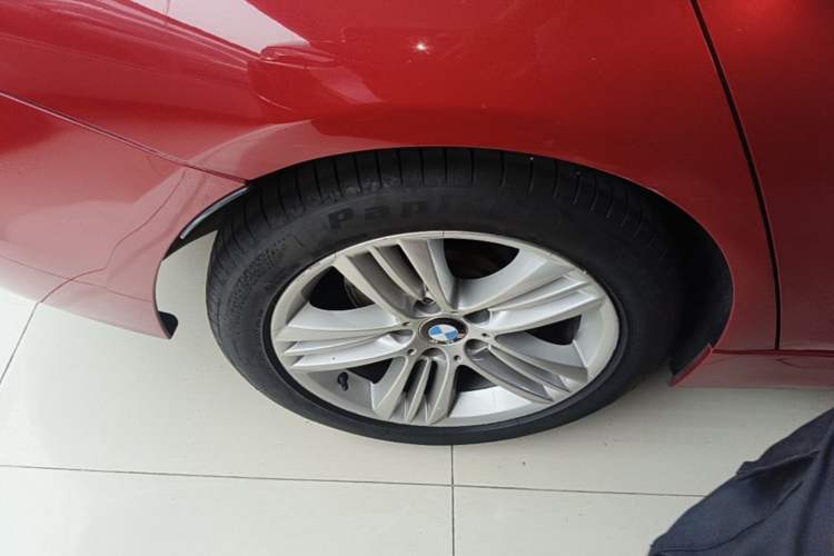 Used BMW 3 Series 2017 320Li Fashion Model Right Rear Wheel Hub