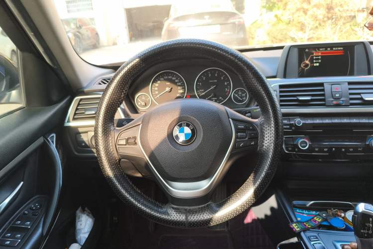 Used BMW 3 Series 2017 320Li Fashion Model Steering Wheel