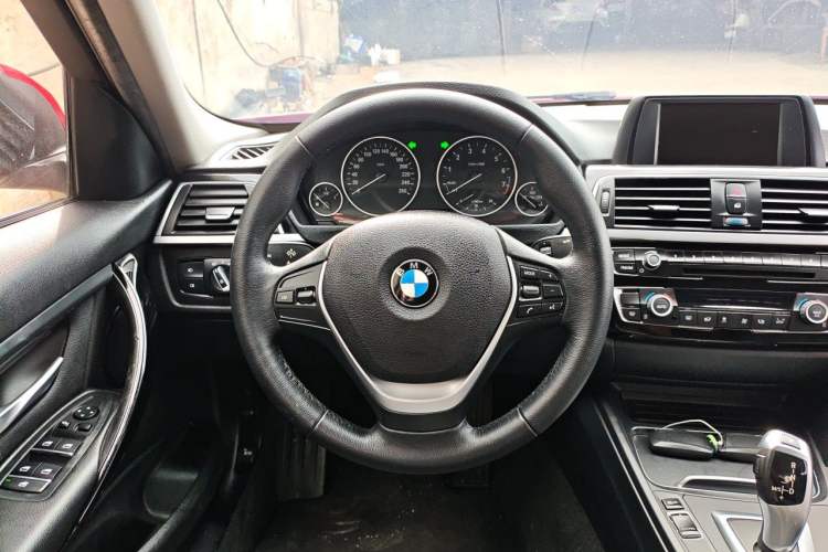 Used BMW 3 Series 2017 318Li Fashion Model Steering Wheel