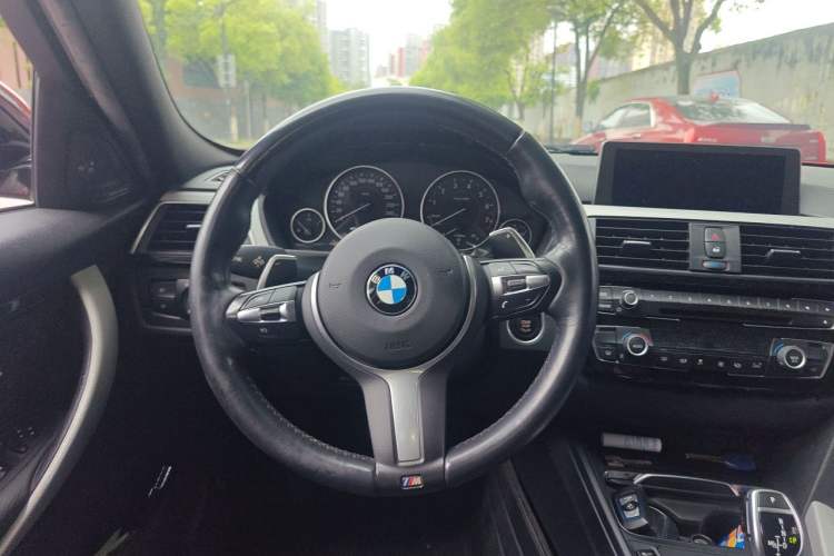 Used BMW 3 Series 2017 320i M Sport Steering Wheel