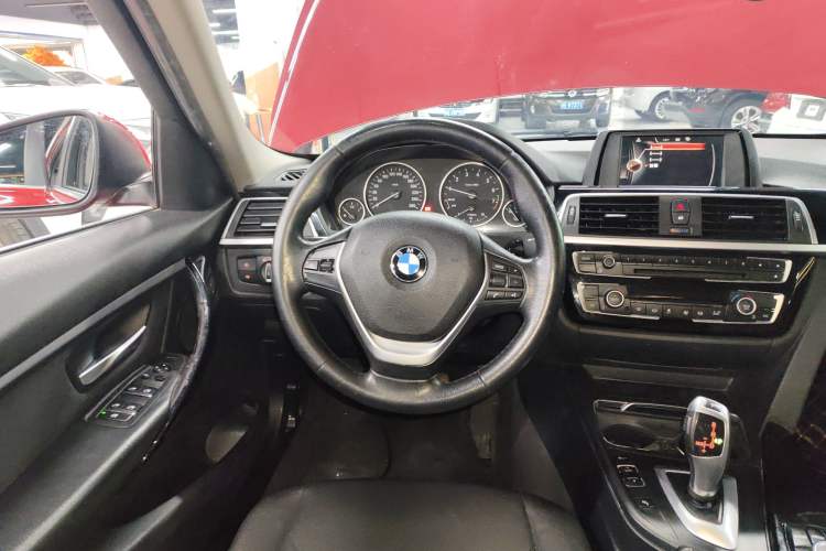 Used BMW 3 Series 2017 320Li Fashion Model Steering Wheel