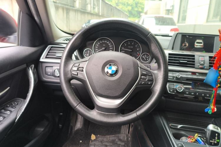 Used BMW 3 Series 2017 320Li Fashion Model Steering Wheel