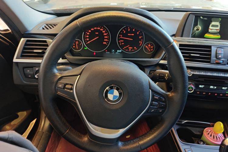 Used BMW 3 Series 2017 320Li Fashion Model Steering Wheel