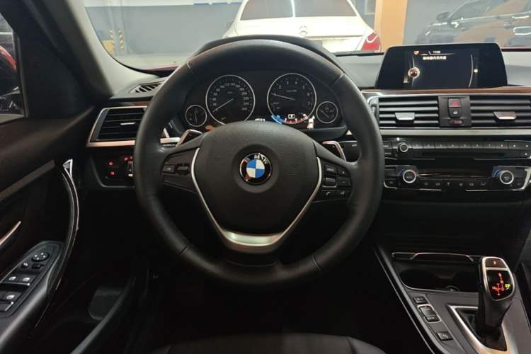 Used BMW 3 Series 2017 320Li M Sport Edition Steering Wheel