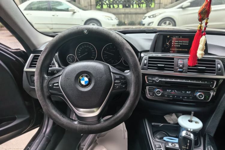 Used BMW 3 Series 2017 320Li Fashion Model Steering Wheel