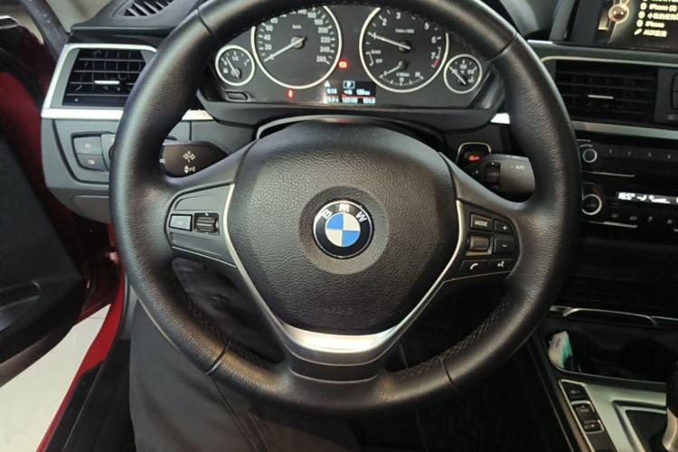 Used BMW 3 Series 2017 320Li Fashion Model Steering Wheel