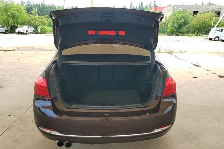 Used BMW 3 Series 2017 320Li Fashion Model Trunk