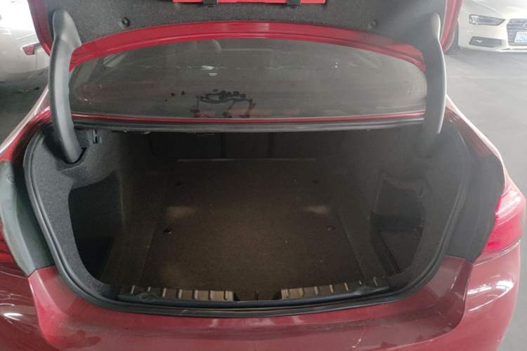 Used BMW 3 Series 2017 320Li Fashion Model Trunk
