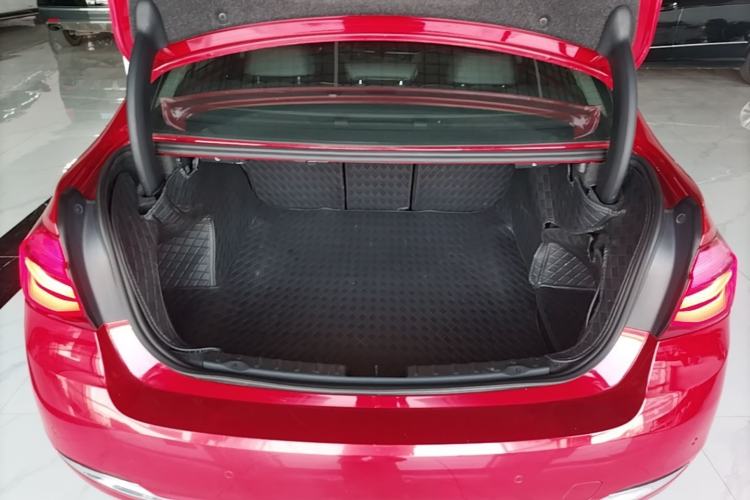 Used BMW 3 Series 2017 320Li Fashion Model Trunk