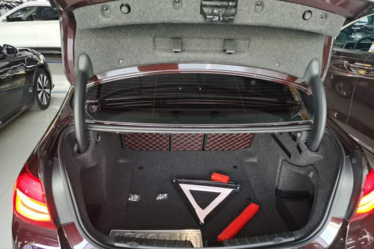 Used BMW 3 Series 2017 320Li Fashion Model Trunk
