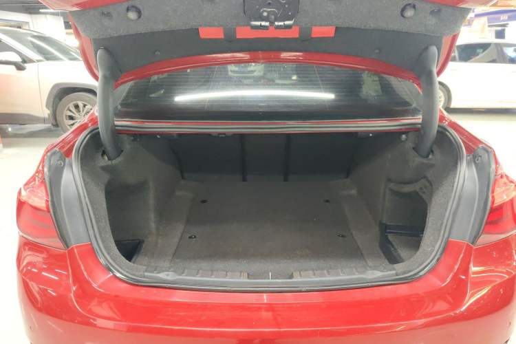 Used BMW 3 Series 2017 320Li Fashion Model Trunk