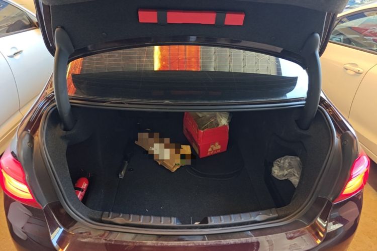 Used BMW 3 Series 2017 320Li Fashion Model Trunk