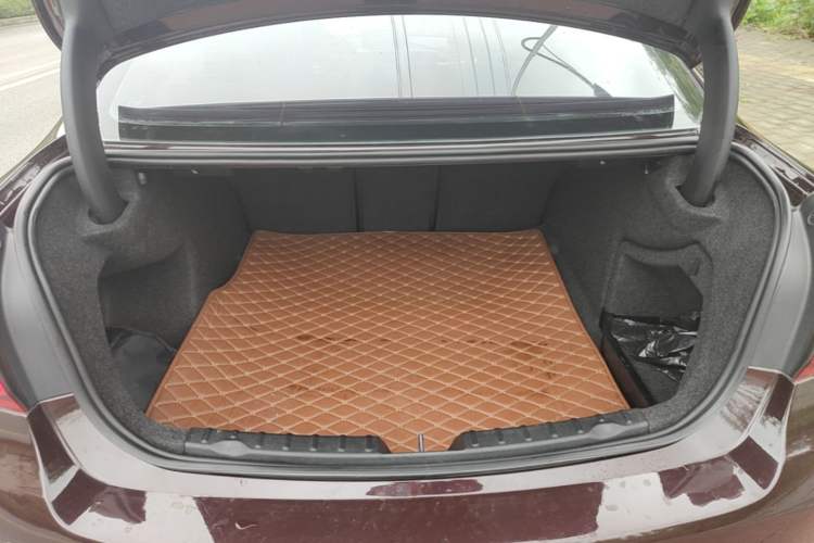 Used BMW 3 Series 2017 320Li Fashion Model Trunk