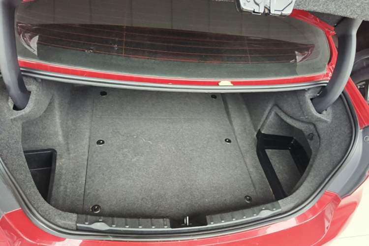 Used BMW 3 Series 2017 320Li Fashion Model Trunk