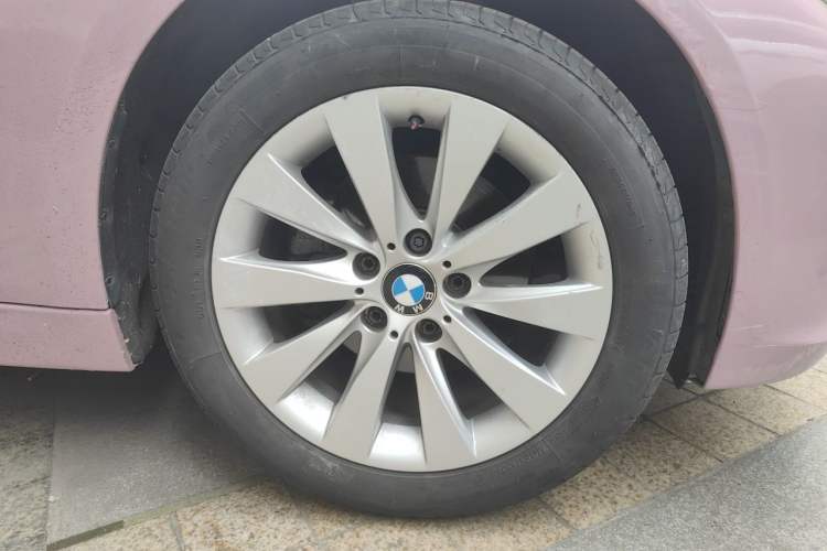 Used BMW 3 Series 2017 318Li Fashion Model Right Front Wheel Hub