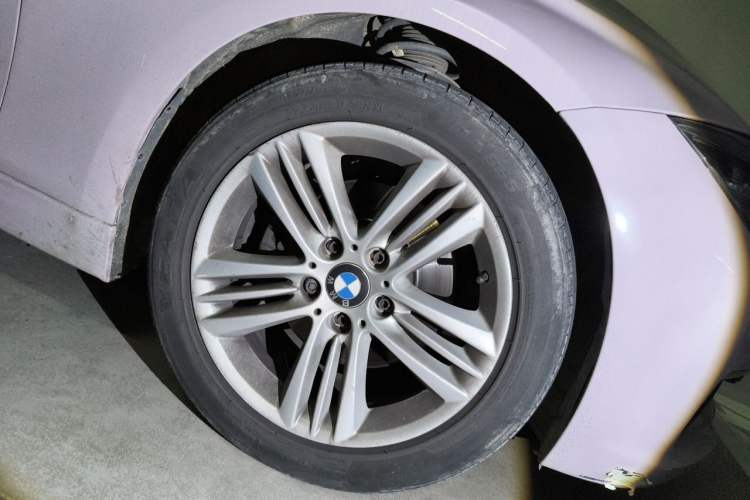 Used BMW 3 Series 2017 320Li Fashion Model Right Front Wheel Hub