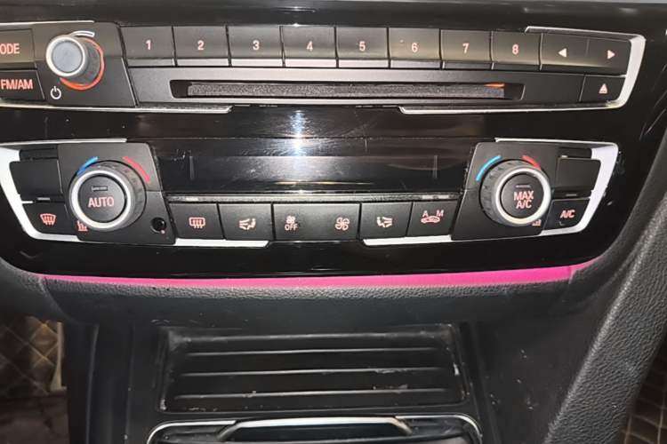 Used BMW 3 Series 2017 320Li M Sport Edition Audio And AC Panel