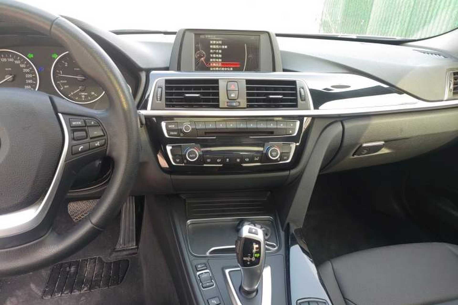 Used BMW 3 Series 2017 320Li Fashion Model Audio And AC Panel