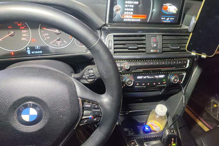 Used BMW 3 Series 2017 320Li Fashion Model Audio And AC Panel
